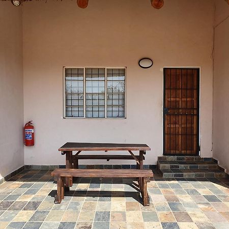 Lagai Roi Guesthouse Boshoek ภายนอก รูปภาพ