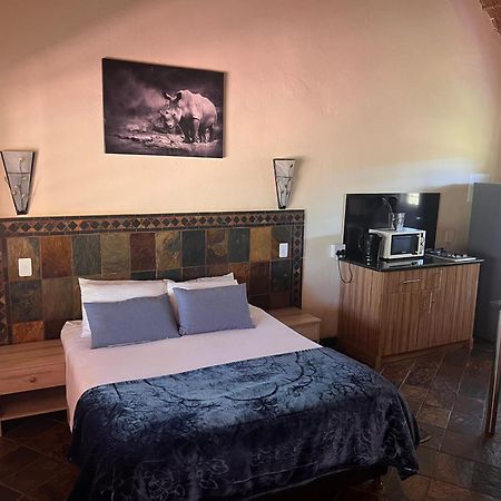 Lagai Roi Guesthouse Boshoek ภายนอก รูปภาพ