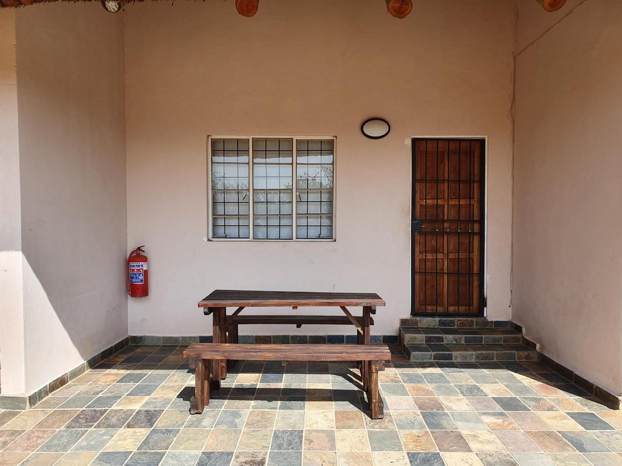 Lagai Roi Guesthouse Boshoek ภายนอก รูปภาพ